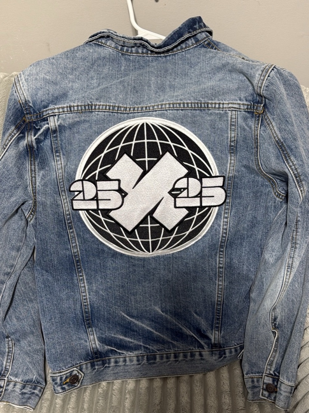 Light Blue Denim Jean Jacket - - Picture 2 of 2